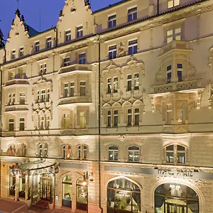 Paris Hotel