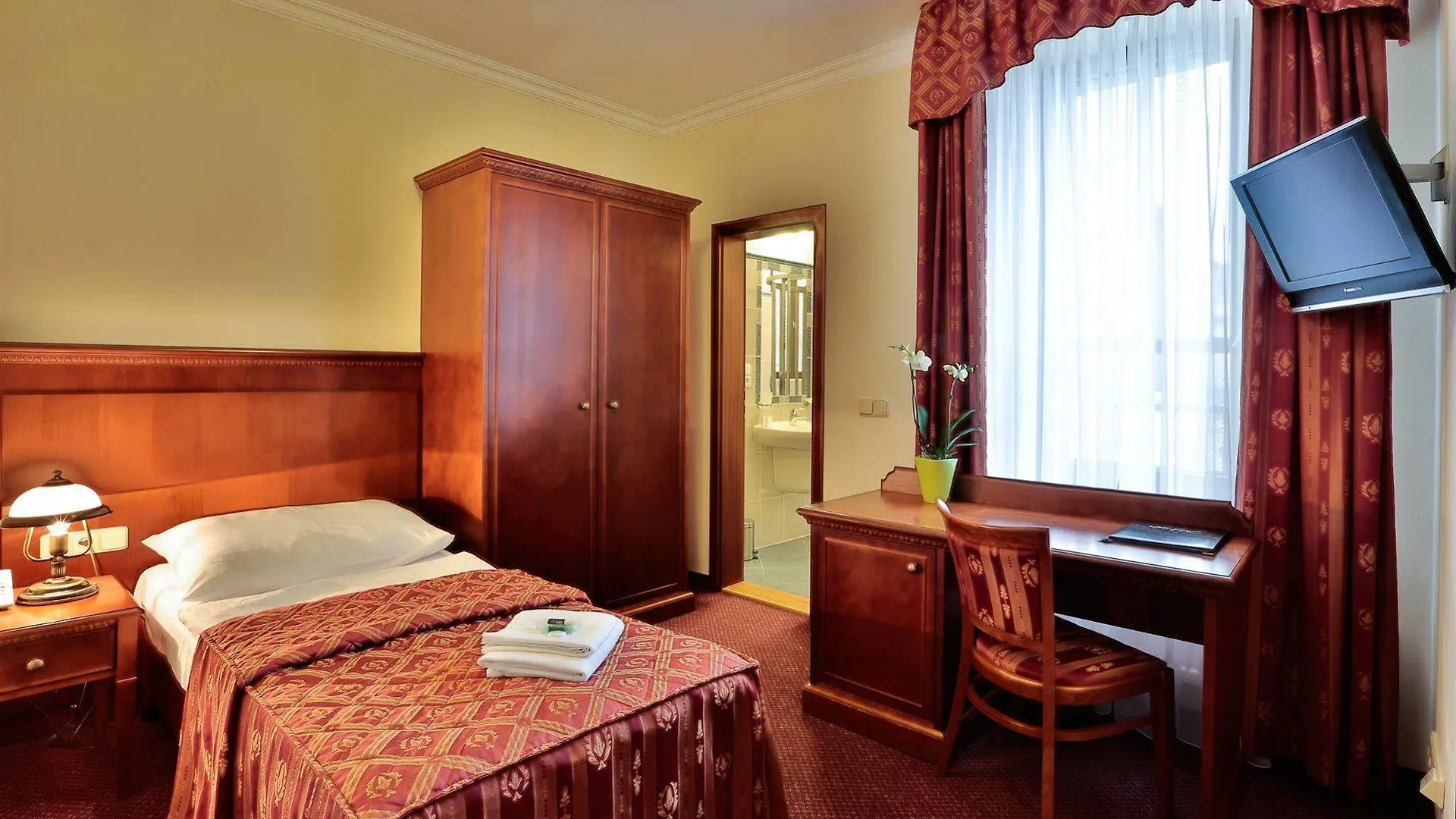 Arkada Hotel Praha 4*, Prague